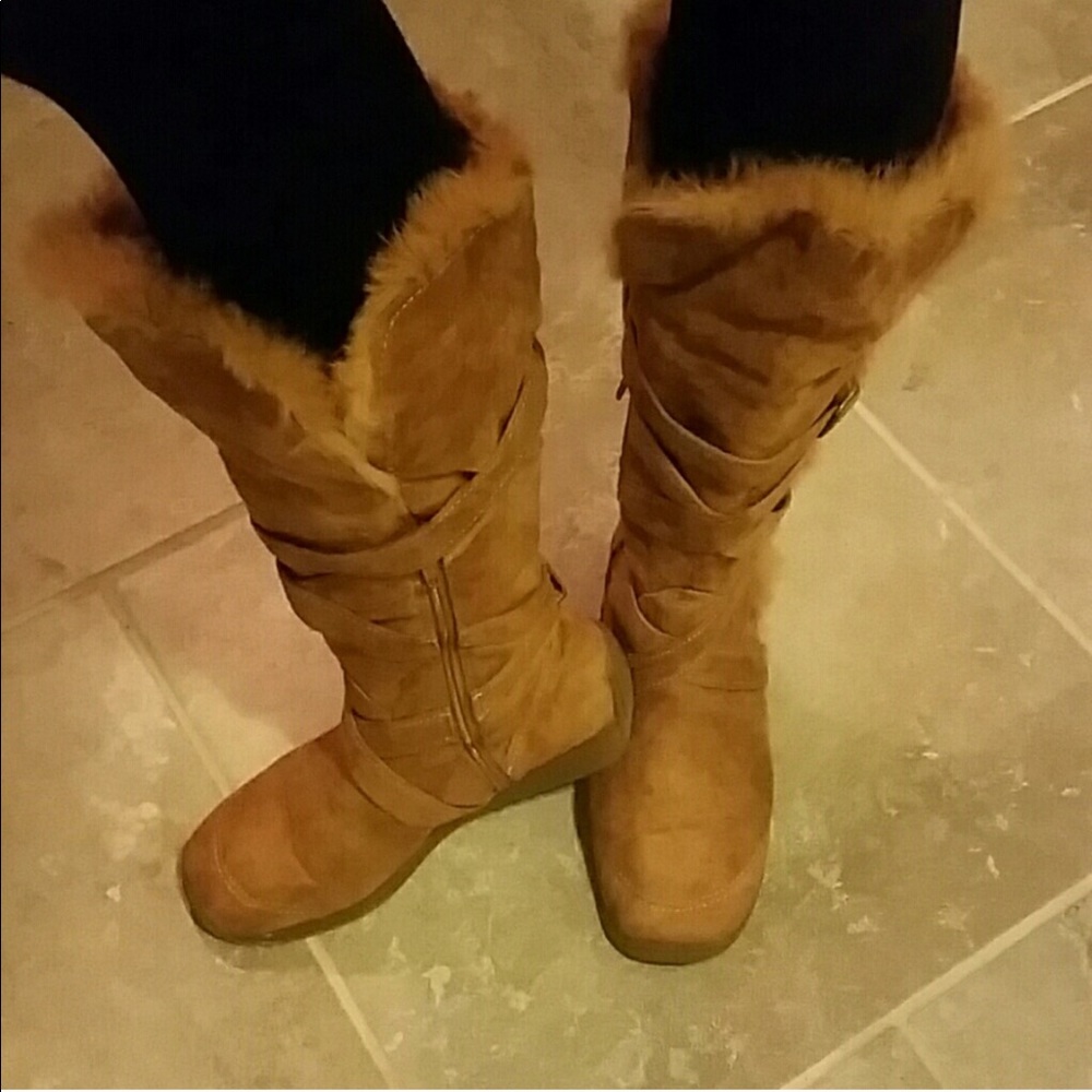 Bakers zip up, tan, fur lined winter boots.